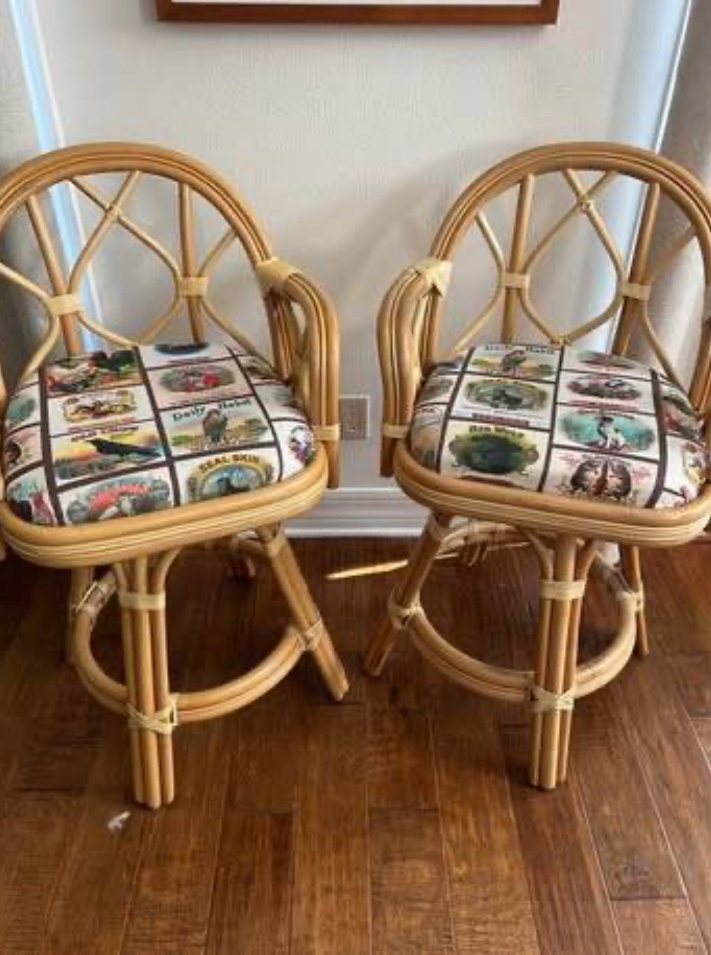 2 X Counter Height Swivel Barstools / Kitchen Chairs
