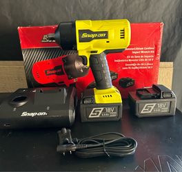 $550$. NEW  18 V 1/2" Drive MonsterLithium Cordless Impact Wrench Kit (Hi-Viz)
