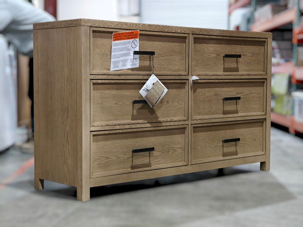 Universal Broadmoore Oaklynn 6-drawer Dresser