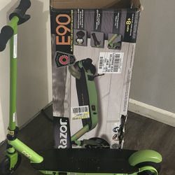 RAZOR ELECTRIC SCOOTER