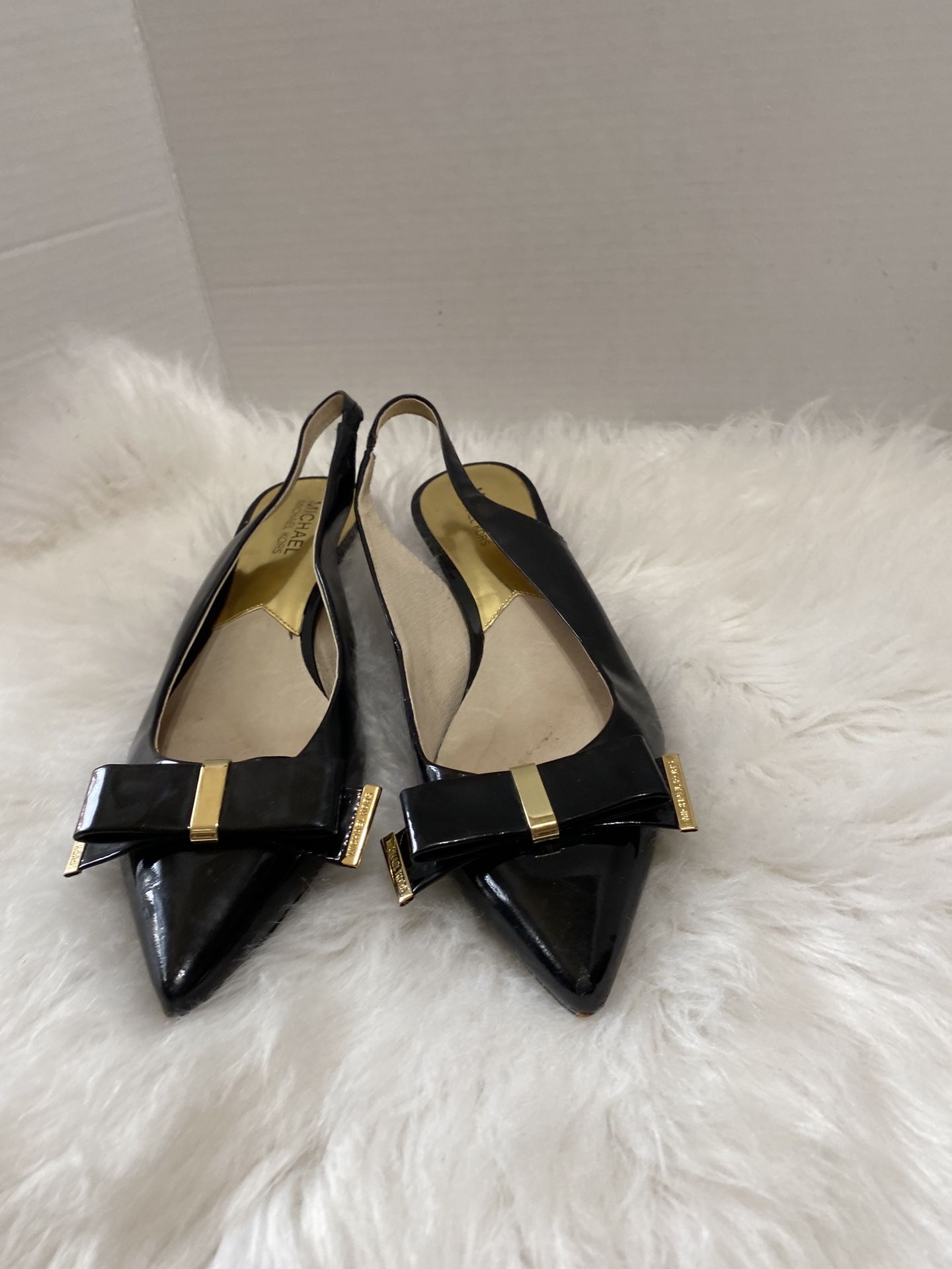 $139 Michael Kors Kiera bow accent kitten heel slingback pumps Black size 10