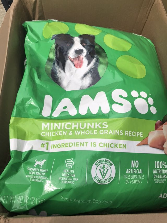 SPECIAL New & Fresh Iams Dog Food Chicken Mini Chunks Adult 40 lb bag with New Plush Shark Toy & New Squeakers!