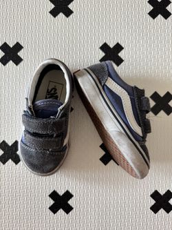 Vans toddler old skool Velcro Velcro sneakers in blue and white size 6.5