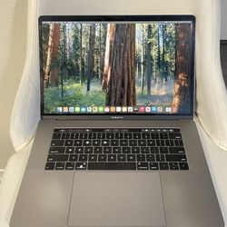 MacBook Pro 15” 2.6 ghz 6 core I-7 
