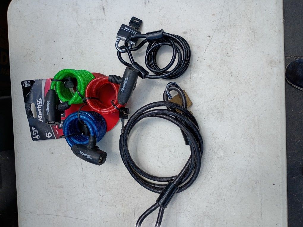 Assorted Master Cable Locks
