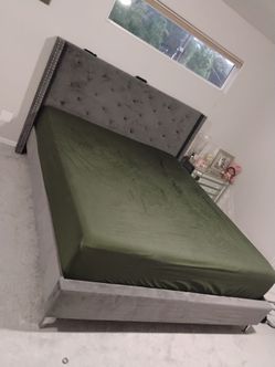 Cali king bed and frame