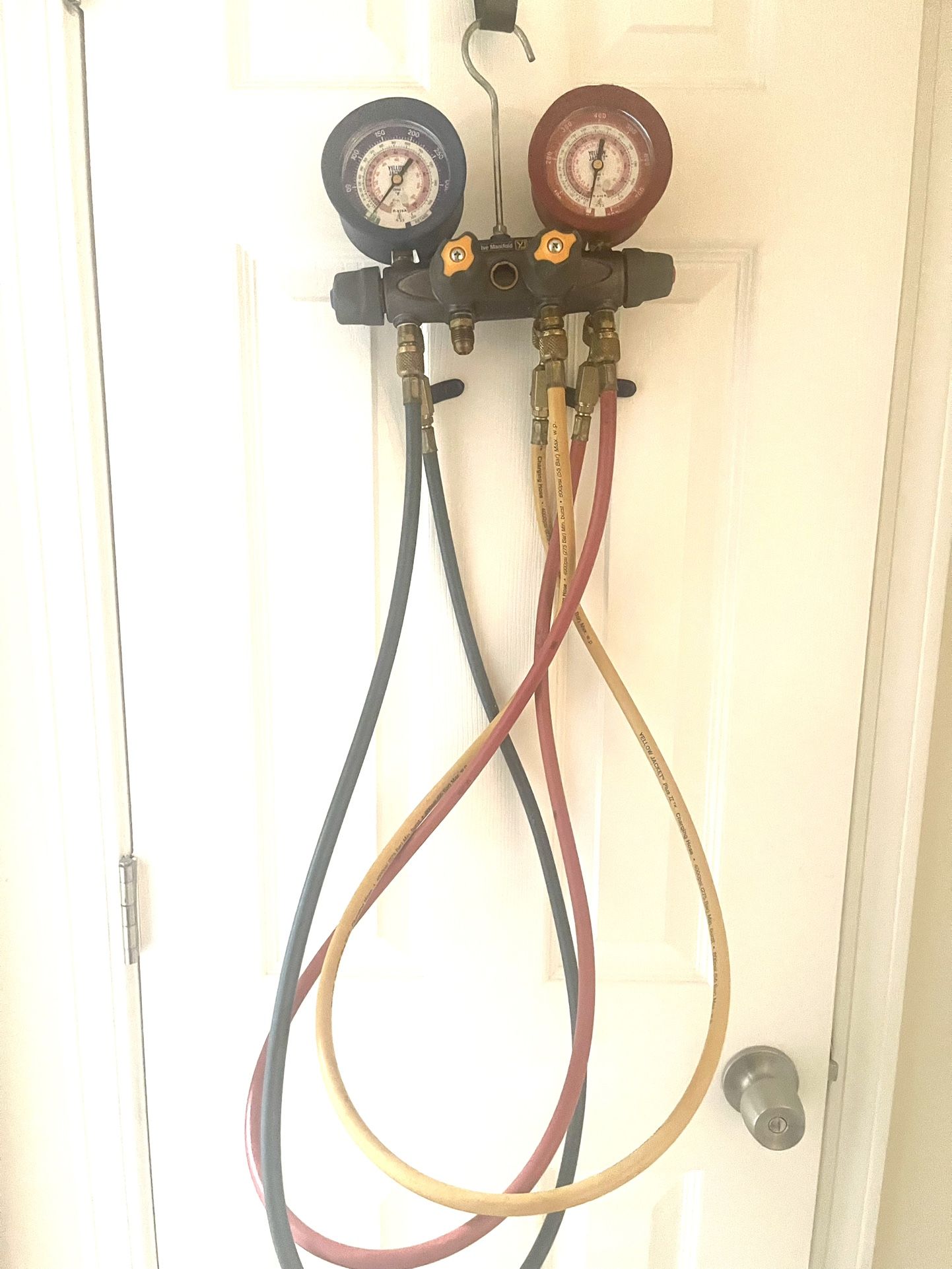Yellow Jacket 46013 4-Valve Brute II Refrigerant Manifold for R410A, R404A, and R22 with 1/4" Ball Valve Hoses and 3/8" Charging Hose