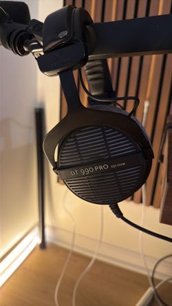 Beyerdynamic DT 990 Pro 250ohm Headphones