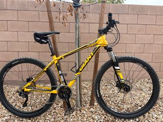 Giant Talon 27.5” Mountain Bike – Medium – $250 OBO