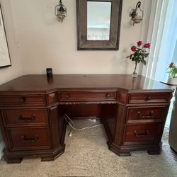 Traditional Solid Wood Office Desk