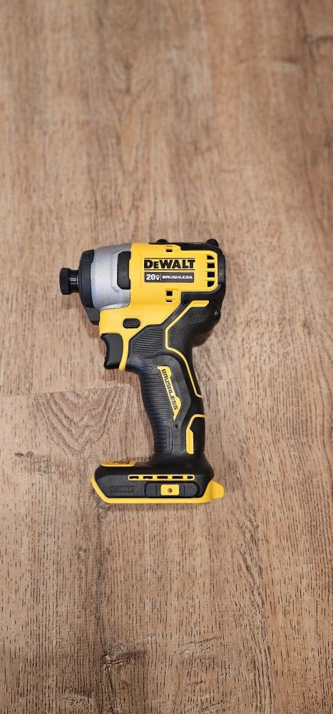 New Dewalt ATOMIC 20V MAX Brushless 1/4 in. Impact Driver (DCF809B)