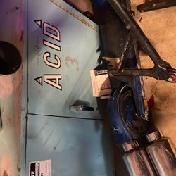 Acid Labeled Industrial Wall Locker W / Key