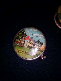 Retractable antique measuring tape