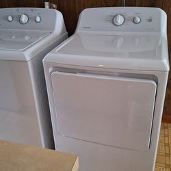 Hotpoint Washer & Electric Dryer Set