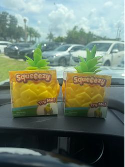 Squeezy pineapple