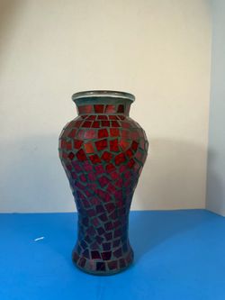 BEAUTIFUL RED STAINED GLASS VASE-11" TALL X 6" WIDE