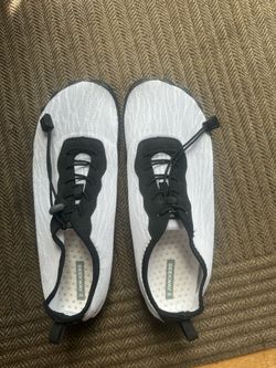 Men’s Water shoes Size 12 / 13 XL white & black