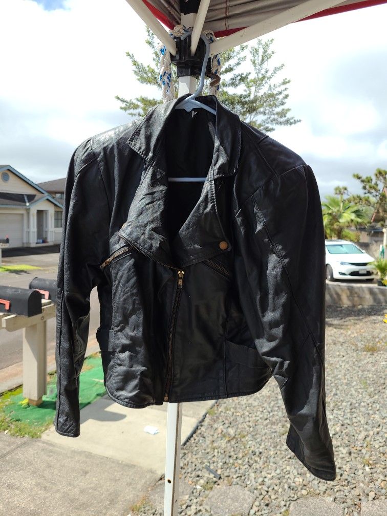 Ladies Jacket Size Small Leather