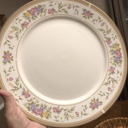 12 place setting of dishes
