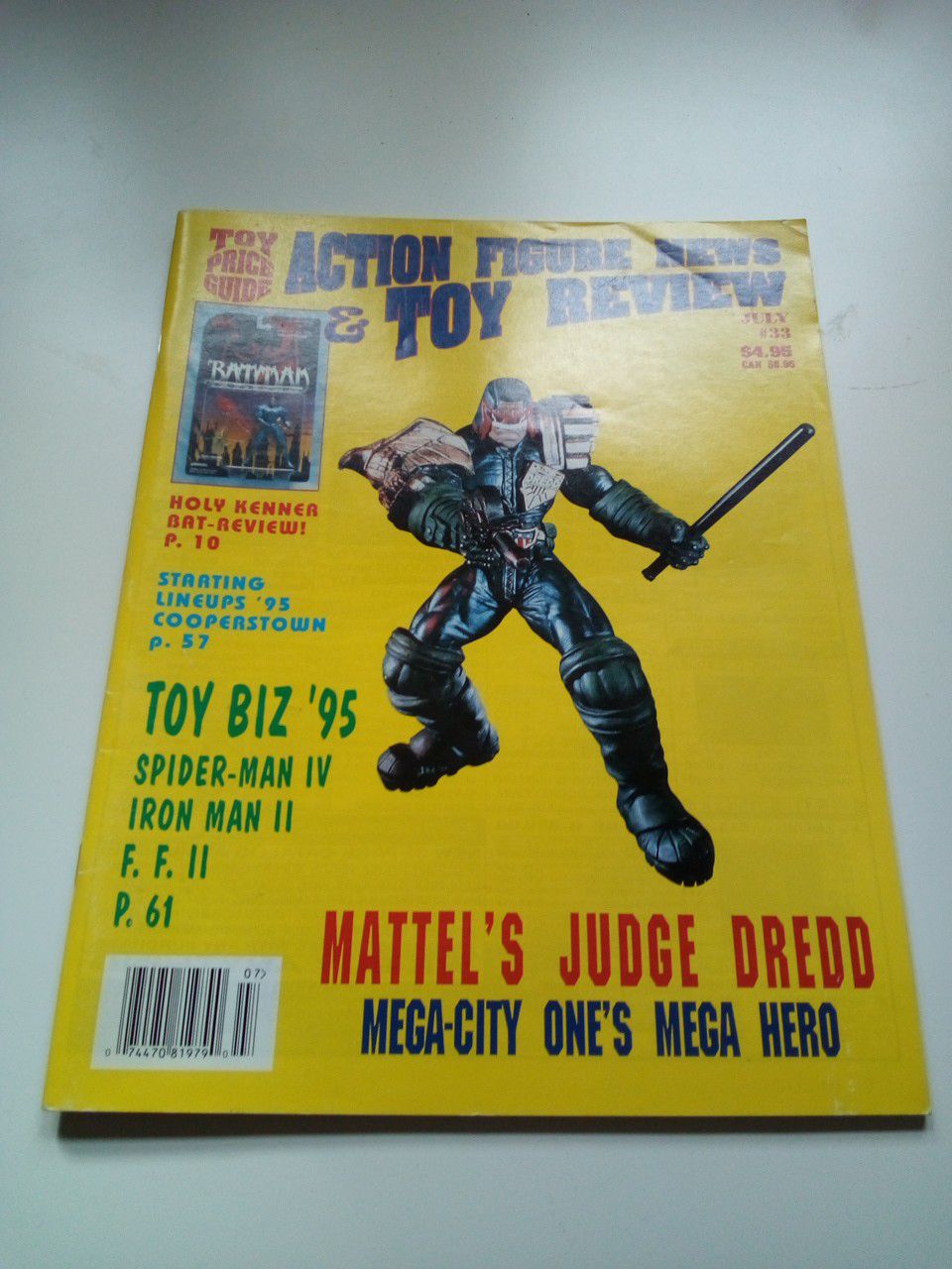 Vintage action figure news & toy review magazine/ July 1995/ Mattel's judge dress/ mega- city one' s mega hero/ holy Jenner bat review!