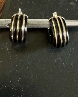 Vintage MILOR ITALY Chunky Pair of Solid 14kt Yellow Gold / Gemstone Black Onyx Closure: Latch Back Hoop Earrings 