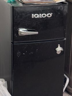 Mini fridge