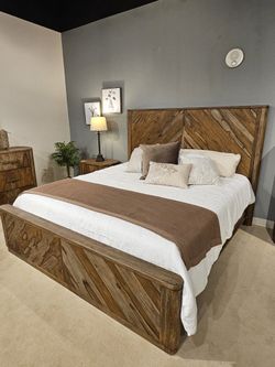 Solid Wood!!!! 4 pc King Bedroom set!!! 3 Colors Available!!