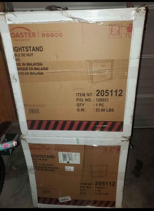 2 Nightstands And Dresser Set