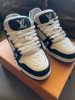 LV trainer sneaker men’s