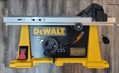 DeWalt DW744 Table Saw