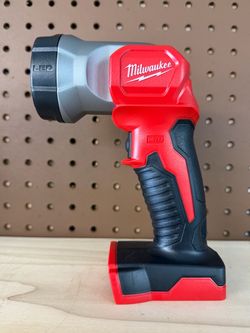 NEW! Milwaukee 2735-20 M18 LED Flashlight 100 Lumens