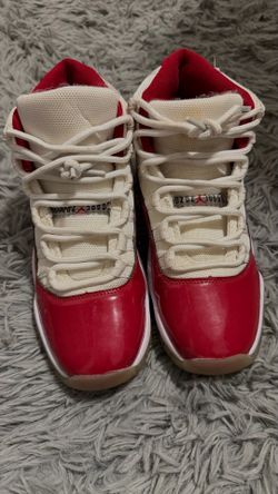Cherry jordan 11s size 6.5