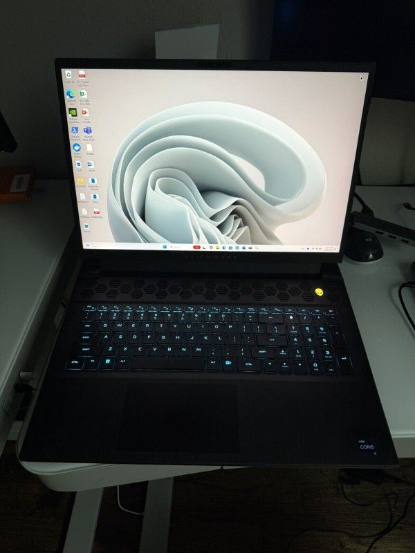 Dell Alienware m18 R2 Gaming Laptop