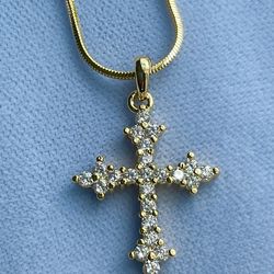 Ladies Beautifully Detailed Faceted Crystal Cross Necklace with Chain  *Pickup Boca Raton