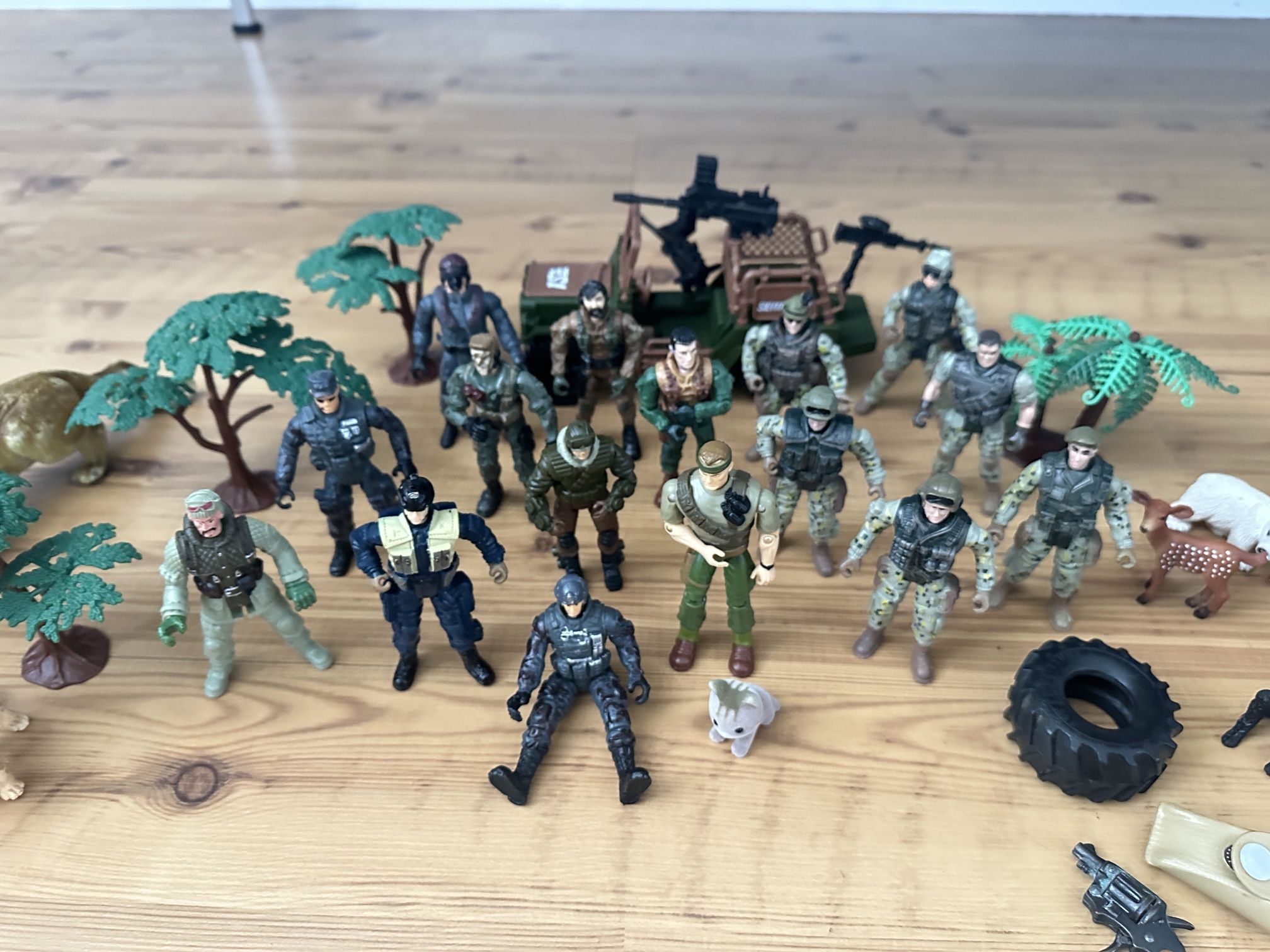 Animals Military Soldiers And Lego Figures 