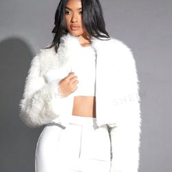  Winter White Fleece Short Jacket With Contrasting Padded Arms And Zipper