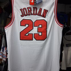 ⭐BRAND NEW w/ Tags!⭐ Authentic  MICHAEL JORDAN  Team Nike Chicago Bulls Jersey  **Size XL**
