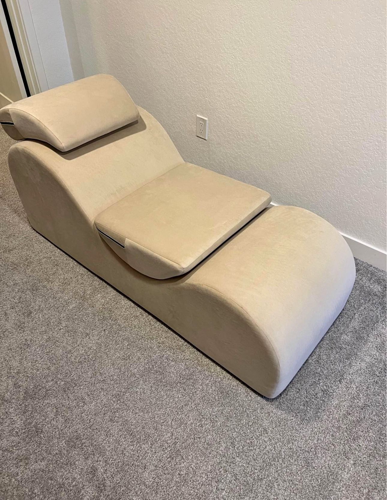 Yoga Chaise Lounge