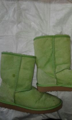 Rare ugg boots 7 W.