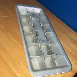 Vintage Aluminum Ice Cube Tray With Release Handle