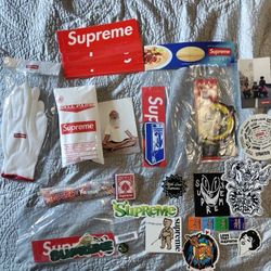 Supreme Stickers / Collectibles 