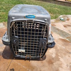 Petmate Small Dog Crate 24lx20hx18w