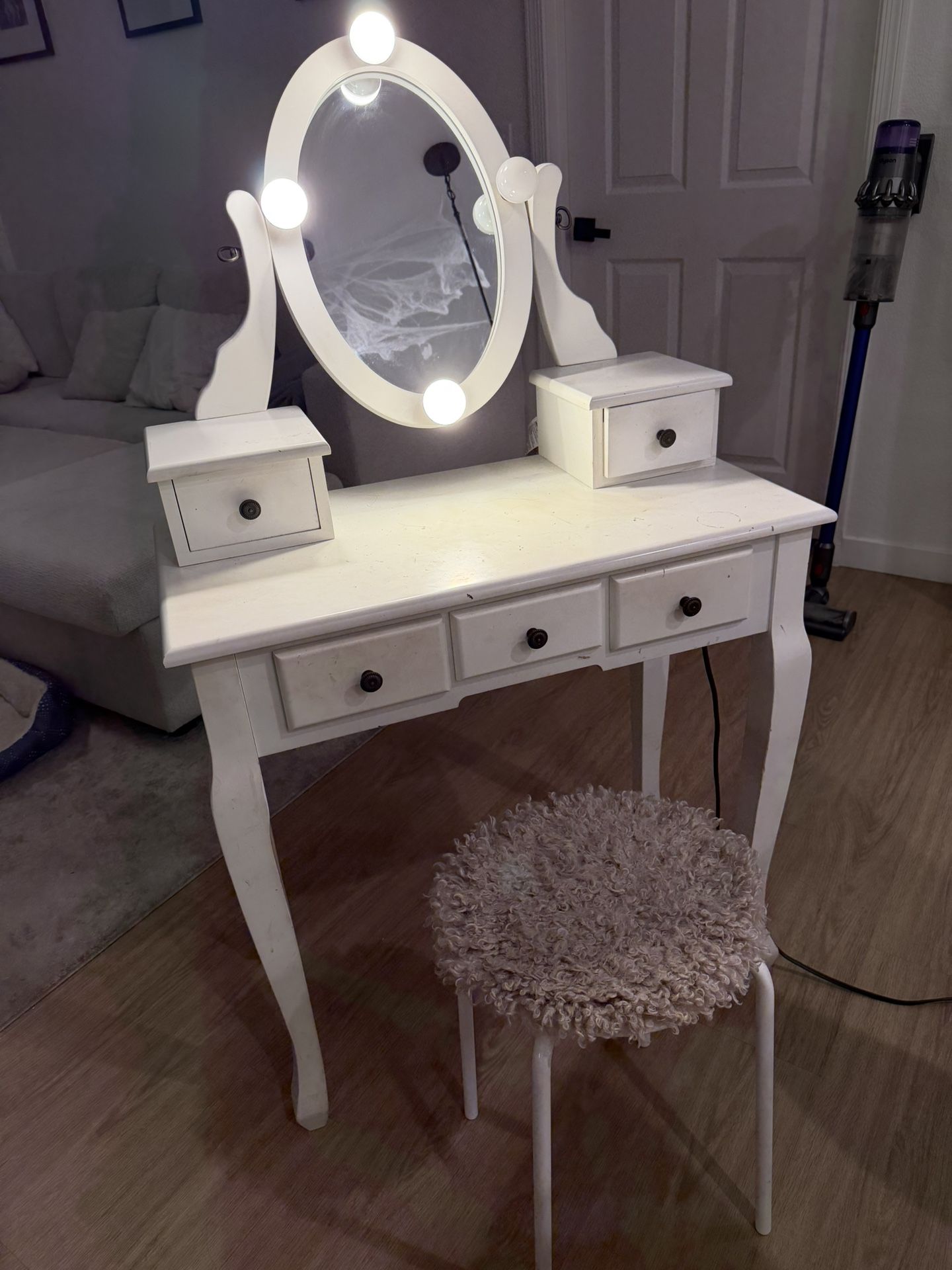 Vanity With Stool 