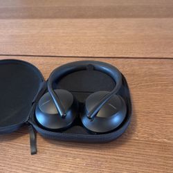 Bose Noise Cancelling Headphones 700  
