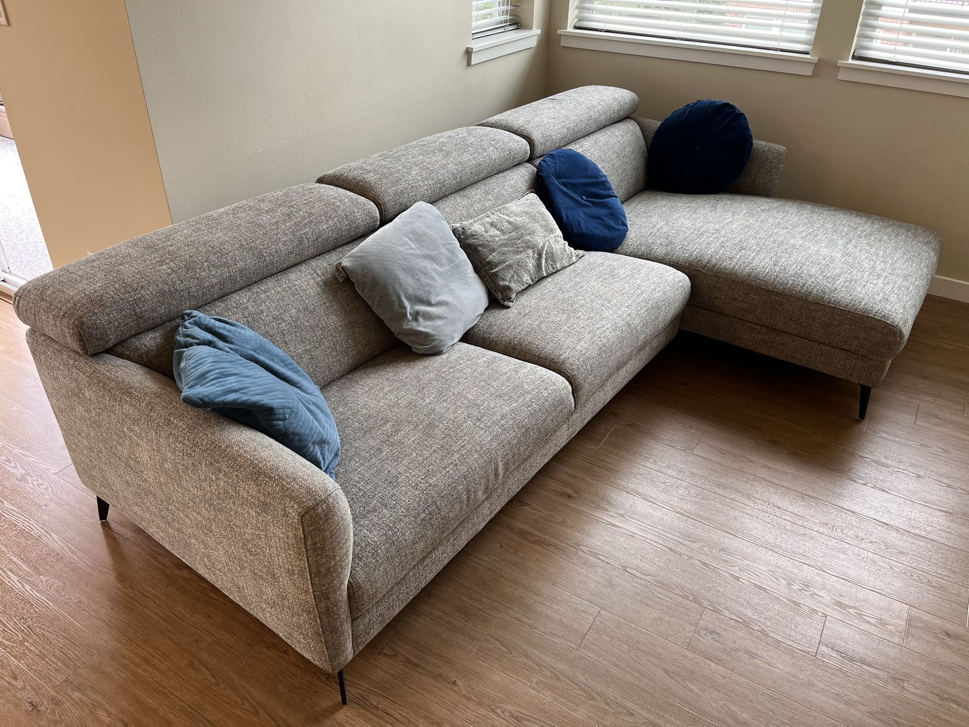 Kasala Couch
