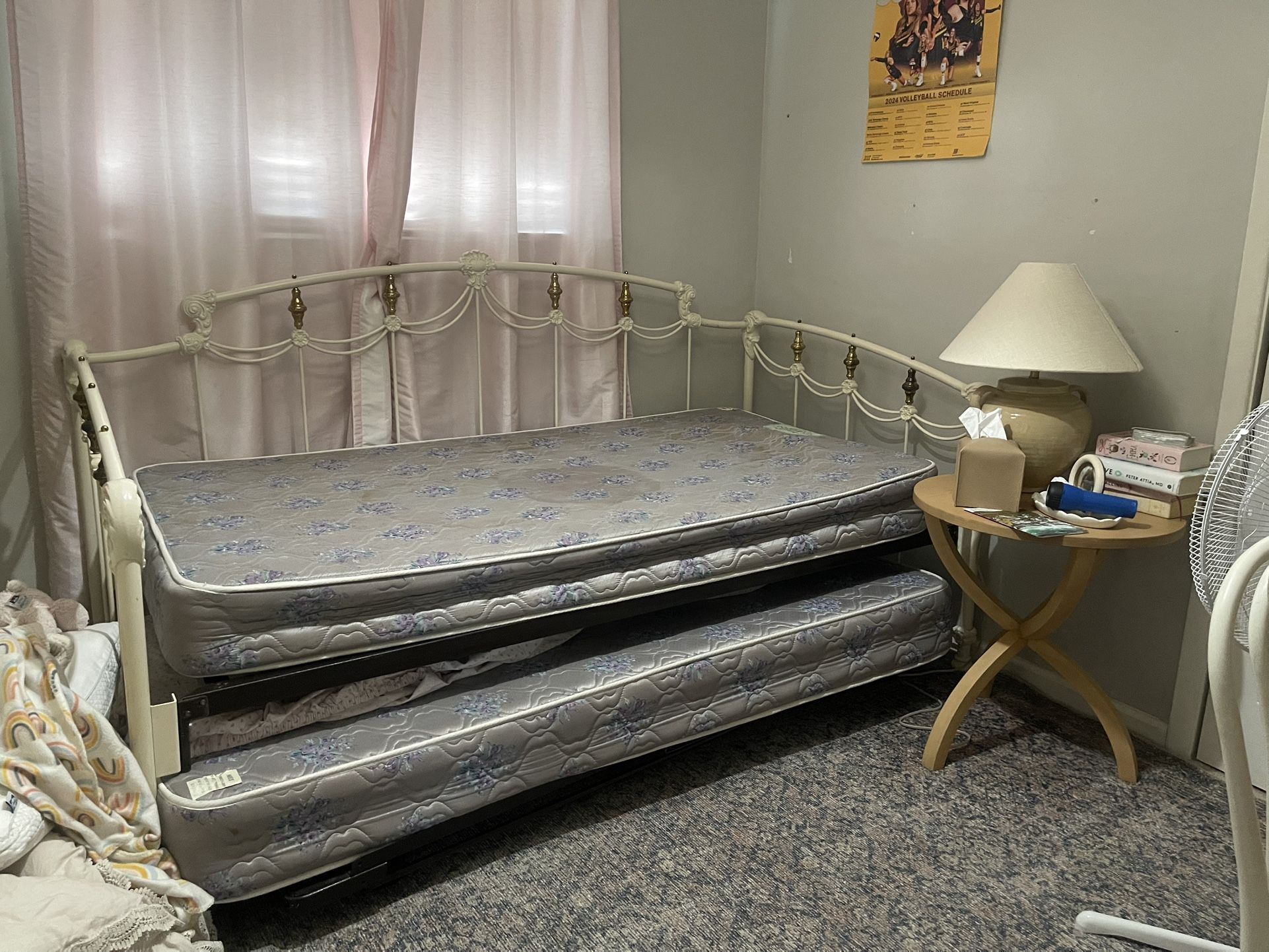Brass Trundle Bed Antique / Vintage
