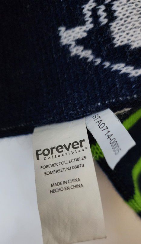 *Seattle Seahawks Reversible scarf by Forever Collectables