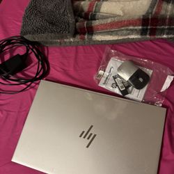 HP Envy 17” Laptop – Great Condition + Extras