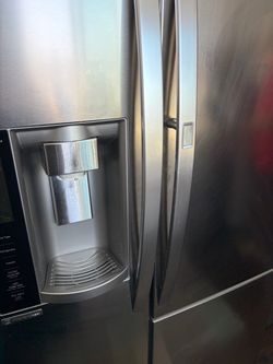LG side-by-side refrigerator they’re largest size