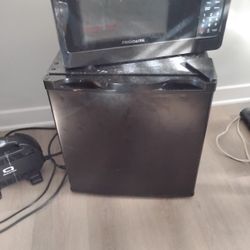 Mini Fridge Wit Microwave 